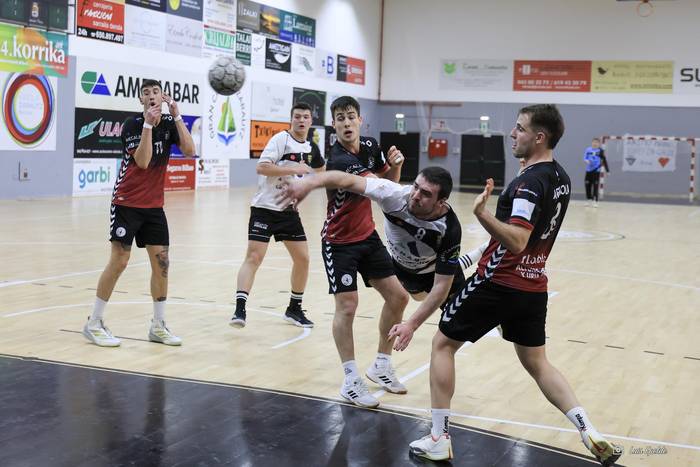 Zilarrezko Mailara igotzeko faserako txartela ziurtatu du Amenabar Zarautzek