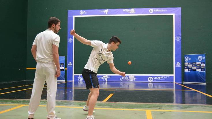 Euskadiko frontball txapelketa jokatuko dute bihar, Aitzurin