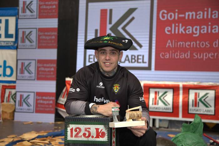 Paulo Azpiazuk irabazi du Urrezko Harri-jasotze Txapelketa