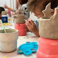 Buztin tailerra: 'Gure lurzoruak eskuz lantzen'