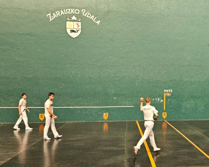 Bihar jokatuko dituzte Zarauzko I. Esku Pilota Txapelketako bigarren finalerdiak