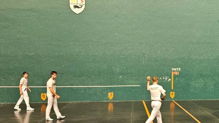 Bihar jokatuko dituzte Zarauzko I. Esku Pilota Txapelketako bigarren finalerdiak