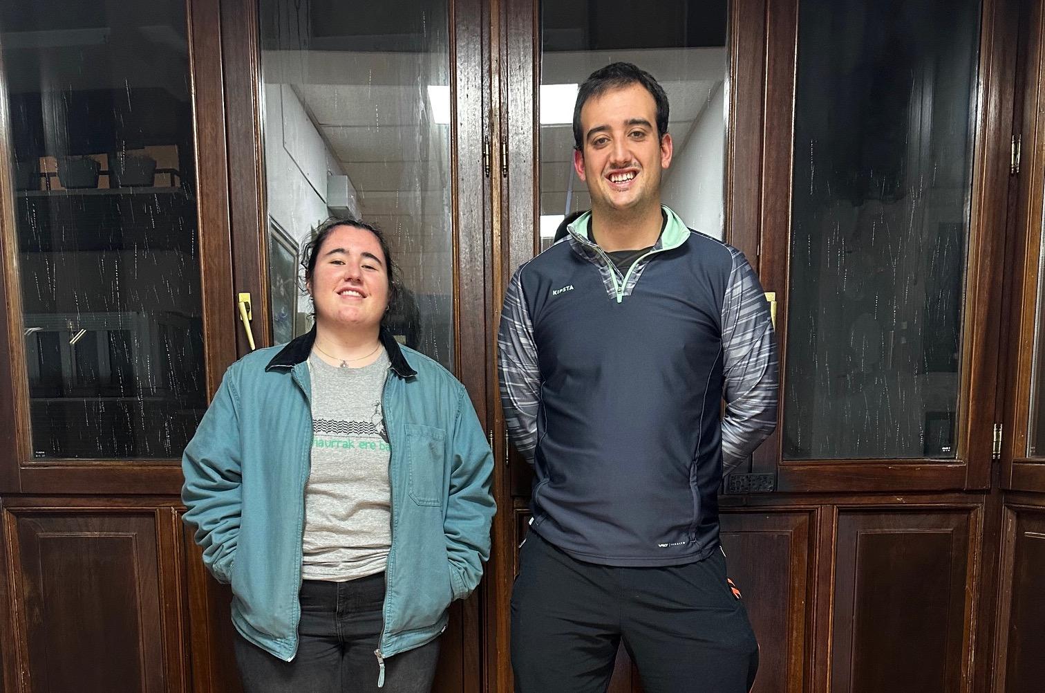 "Mezua garbia da: zaindu plaza, zaindu laguna eta txintxo ibili"
