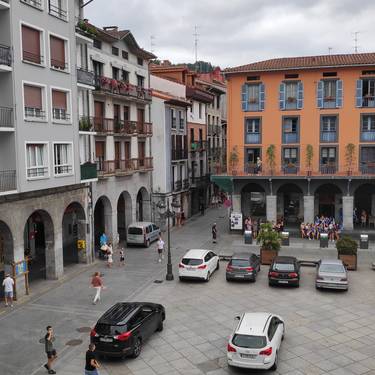 Hitzaldia: 'Kaleak pertsonentzat ala autoentzat? Elkarbizitza orekatuago baten bila'