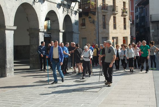 Aisialdi aktiboa bultzatzeko Osasun Ibilbideak egitasmoa jarri dute martxan beste behin, Azpeitian