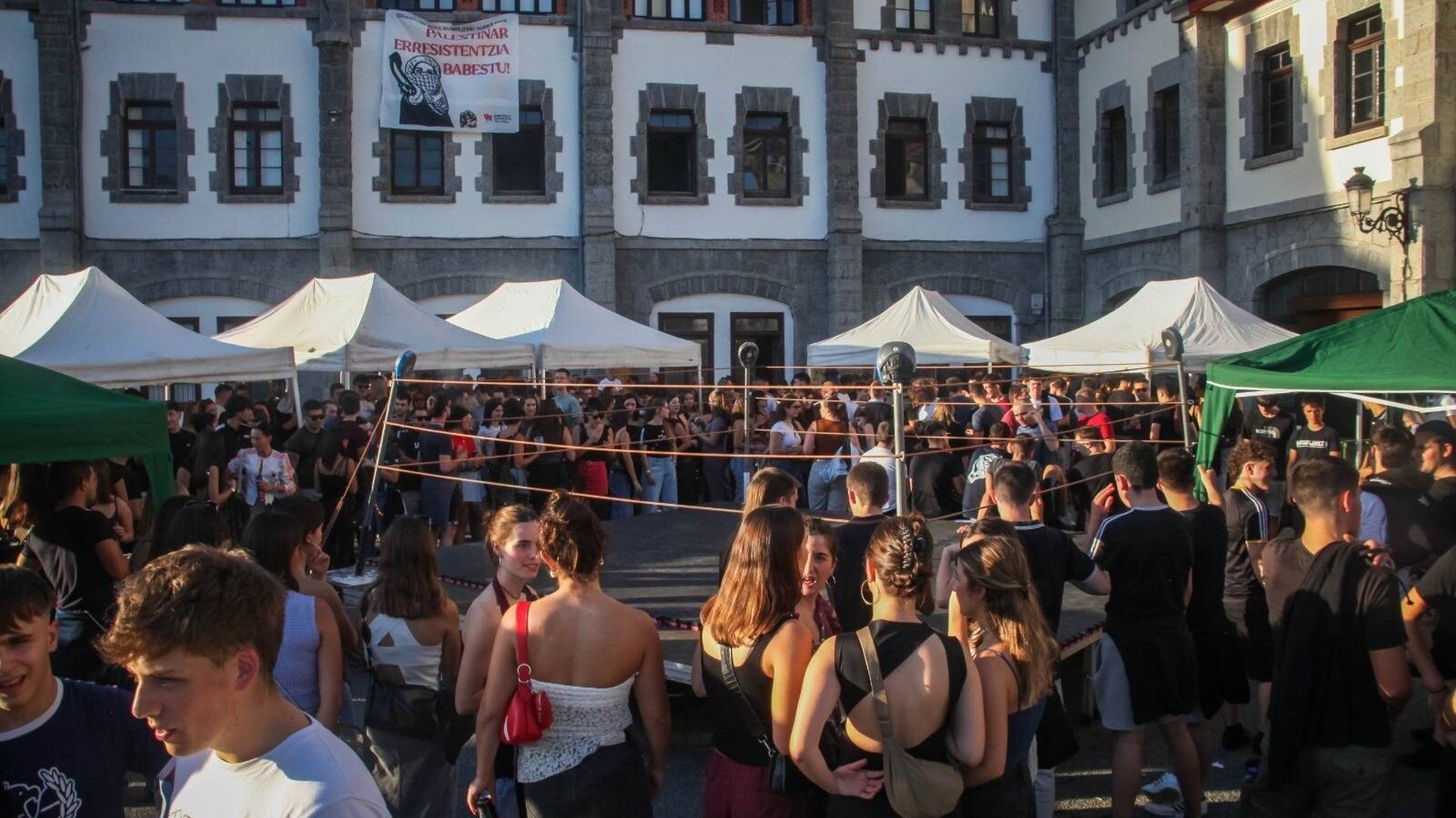 Esklabak Zentro Sozialistaren VIII. urtemuga ospatuko dute larunbatean