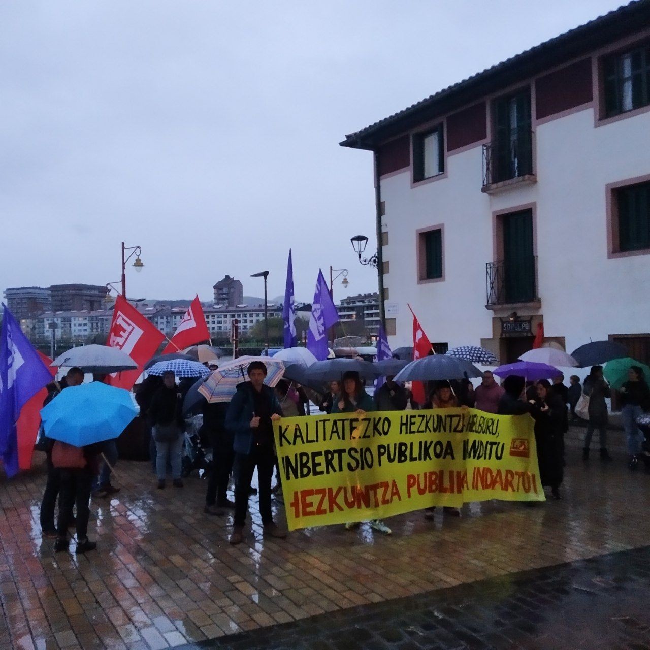 Kalitatezko hezkuntza publikoa indartzeko eskatu du LABek