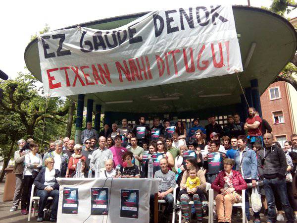 Fresnesera autobusa antolatu dute Zarauztik