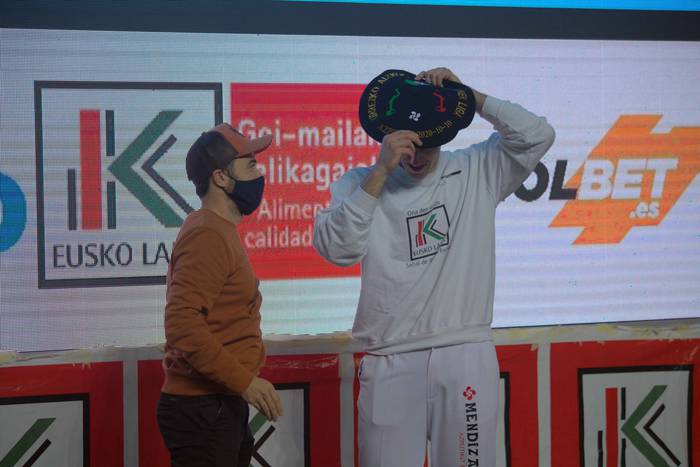 Julen Alberdi 'Txikia IV'.ak aise irabazi du Urrezko Aizkolari Txapeldunen Ligako finala