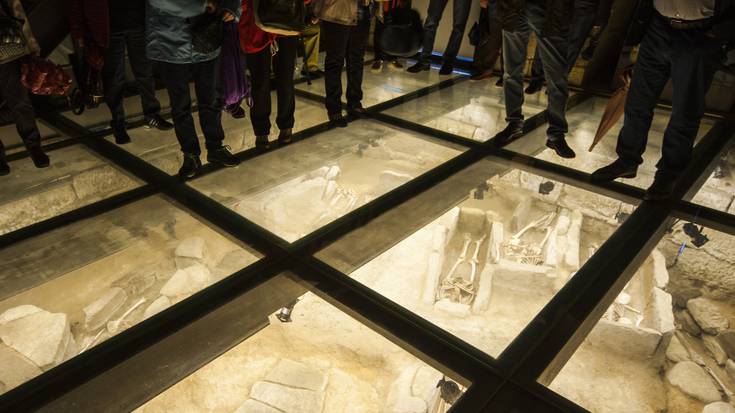 Zarauzko hilerririk zaharrenera bisitak antolatu ditu Arte eta Historia museoak