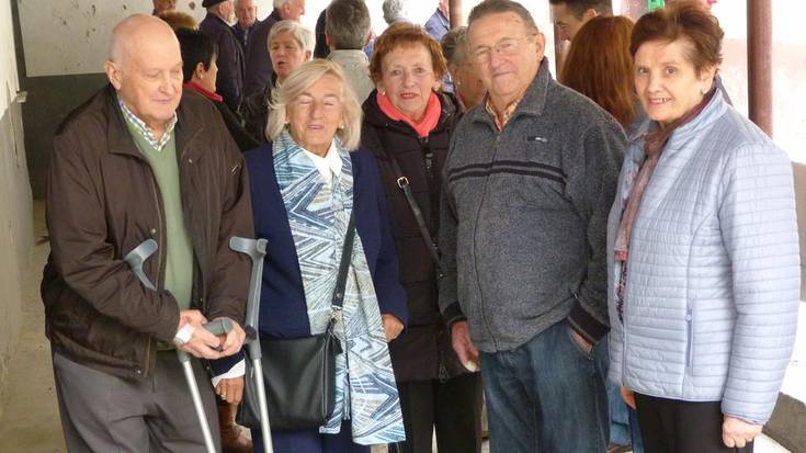 San Isidro eguna ari dira ospatzen Aratzerrekan festen agurrekoan