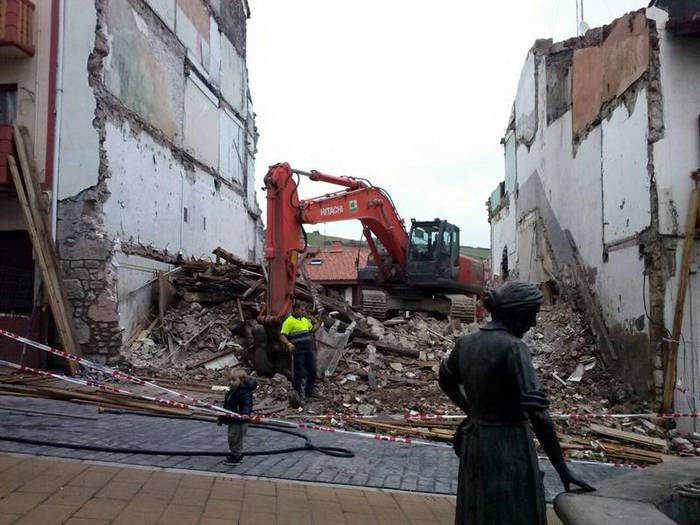 ARGAZKIA: Hutsune bat Alde Zaharrean