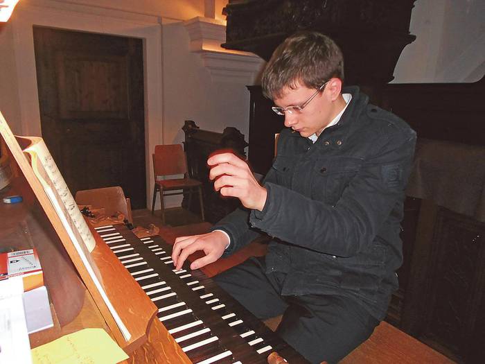 Musika Hamabostaldiko hainbat kontzertu eskainiko dituzte eskualdean