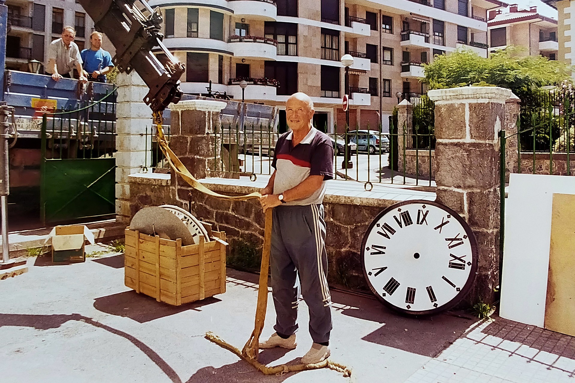 San Martin egoitzako erlojua dela eta