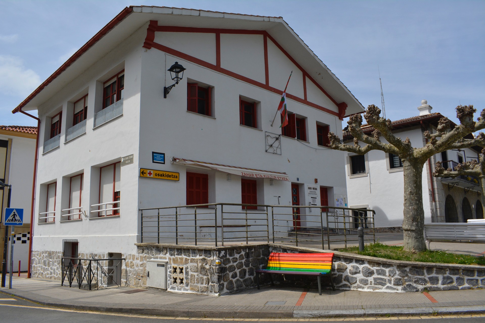 Inda Mendi jubilatuen etxea eraberritzeko lanak hasi dituzte