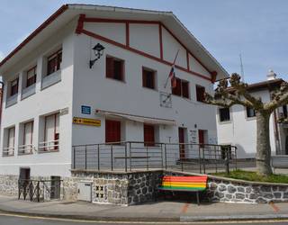 Aizarnazabalen ostiral iluntzeak "biziberritzeko" proposamena egin du Adiskidek