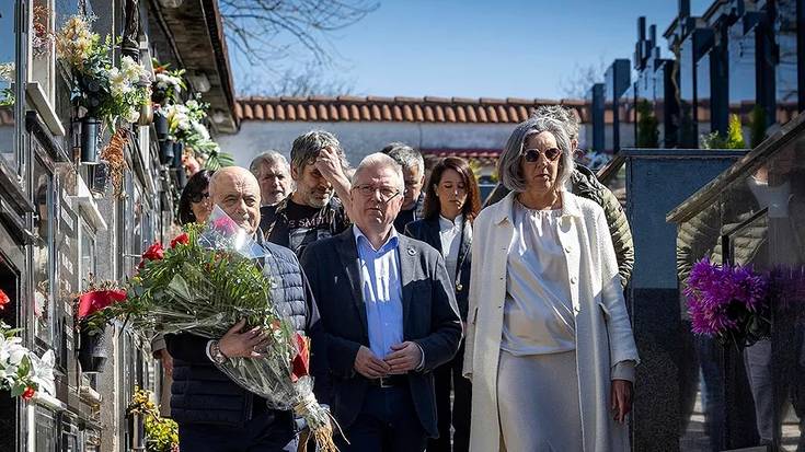 Juan Priede zinegotzi sozialistaren memoria gogoratu dute
