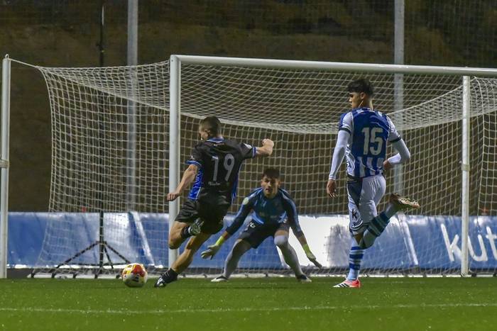 Gizonentzat saria eta emakumeentzat zigorra