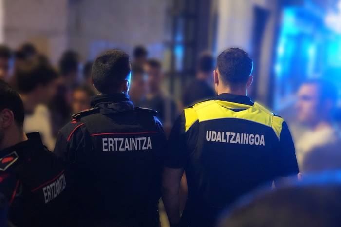 Gaztetxeko urteurreneko deklarazioen atzerapena eta udaltzain baten akusazio partikularra