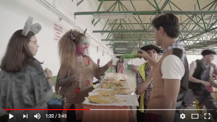 Bideoa: Alprojaren antzezlanaren atzean dagoena