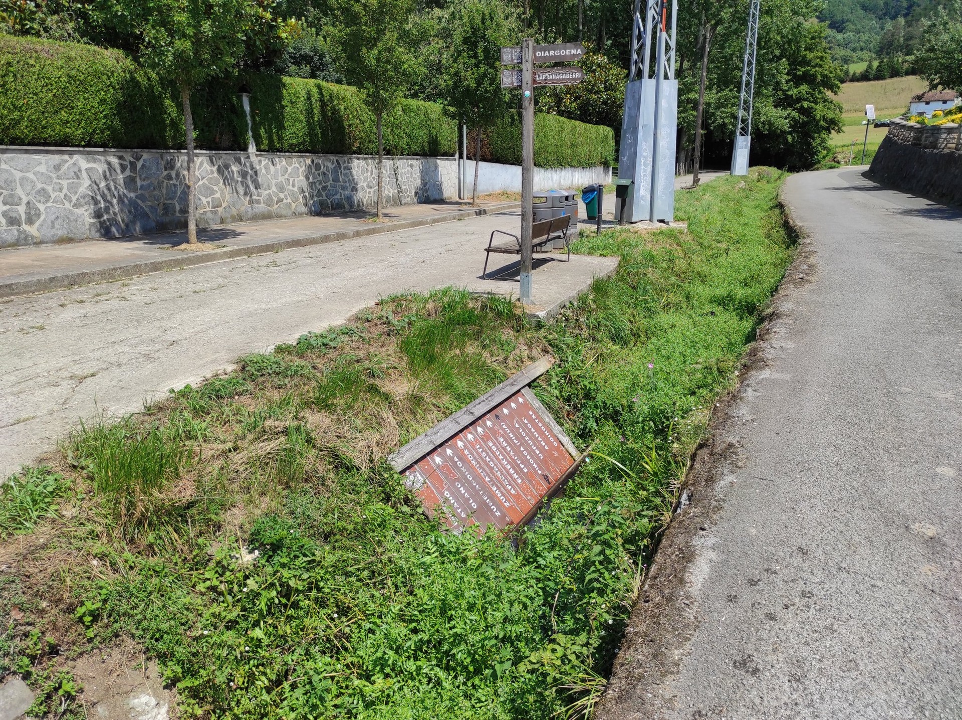 Kejie ta desditxie: baserrien kartela, errekan