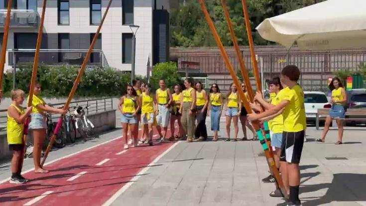 Liga amaituta, aitortzaz betetako bazkari dotorea OAEko emakumeentzat