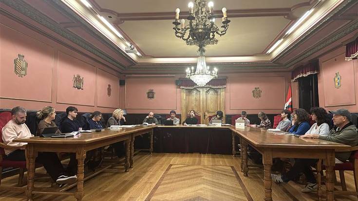 Inbertsioetan azpimarra eginda onartu du udalak datorren urteko aurrekontua