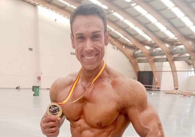 Joaquin Sol kulturistak urrea lortu du Marbella Hiria Txapelketan