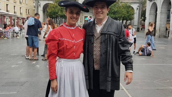 Beste txapel bat jantzi dute Jone Arriaranek eta German Aranburuk