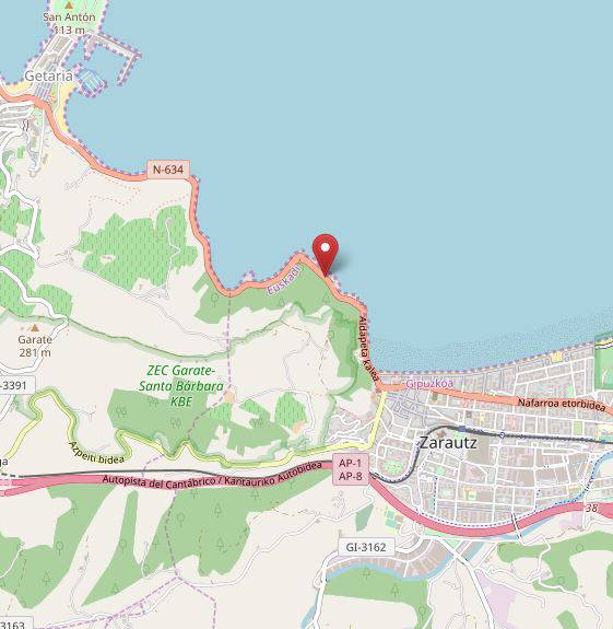 Moto gidari batek istripua izan du Zarautz eta Getaria arteko bidean