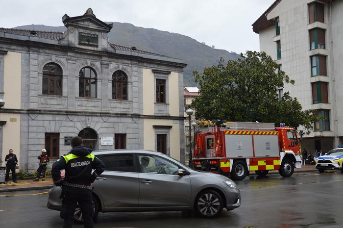 Gas isurketa ezeztatuta, anbulatorioa zabaldu dute