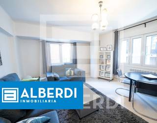 Alberdi Inmobiliaria: Aizkibel kalean etxebizitza handia salgai