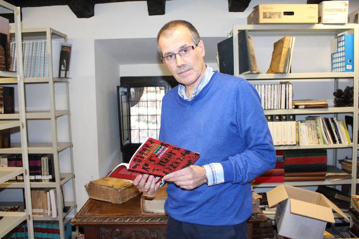 Jose Luis Otamendi: &quot;Gaur egungo toki askotan aurkitu daitezke poesiaren arrastoak&quot;