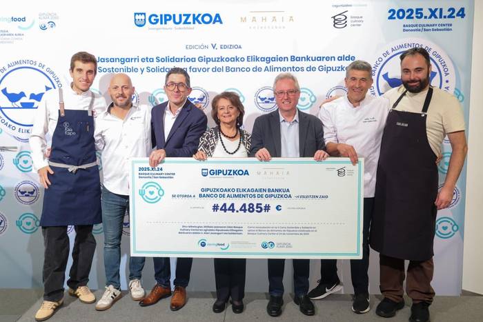 Kaia jatetxeko Igor Arregik parte hartu du Gipuzkoako Afari Solidarioaren prestaketan