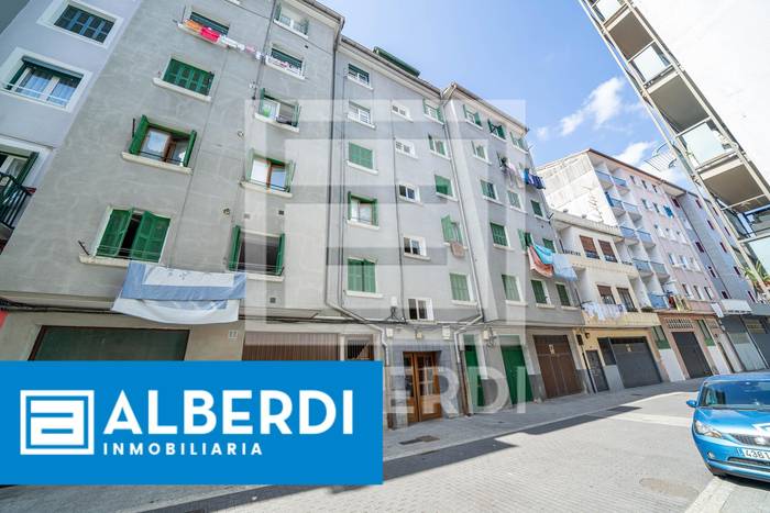 Alberdi Inmobiliaria: eraberritzeko dagoen etxebizitza Inazio Iriarte kalean