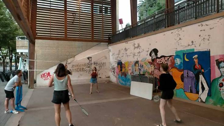 Askotariko jolasak egiteko elkartu dira uztailean zehar Torreberrin