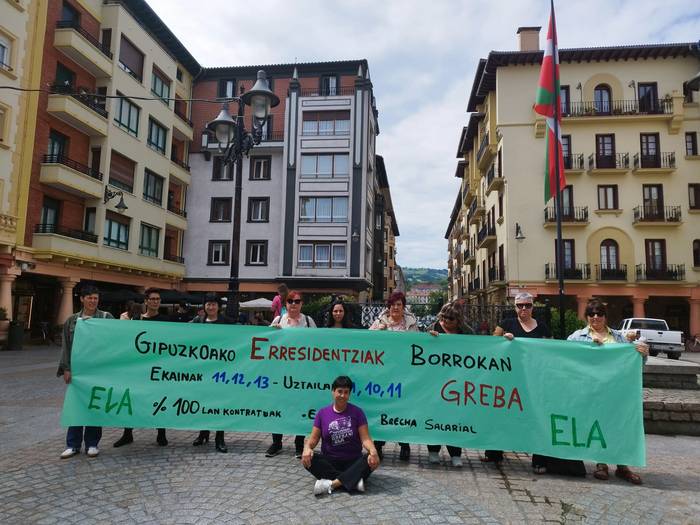 Urola Kostako erresidentzietako ordezkariek elkarretaratzea egin dute lan hitzarmen berriaren alde