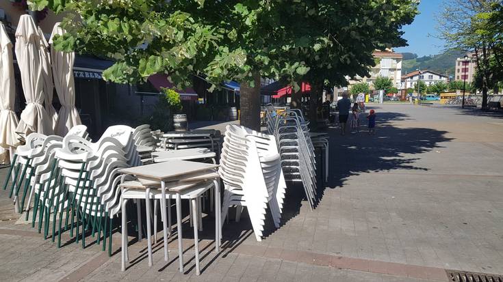 Tabernetako terrazen ordenantza udazkenean berrituko du udalak