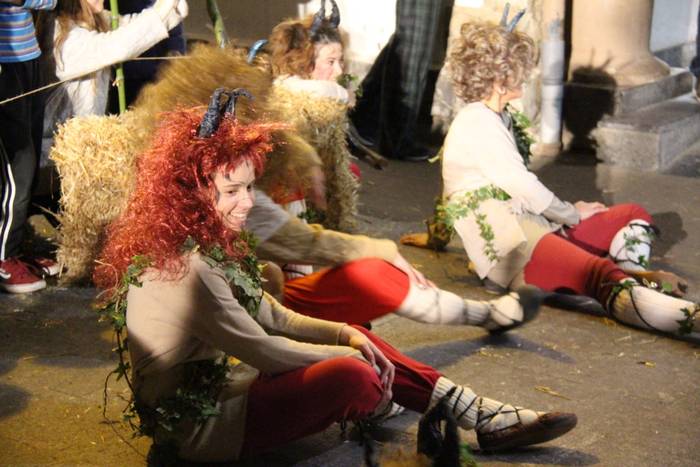 Olentzeroren etorrerako konpartsan parte hartzera animatu dituzte Getariako gaztetxoak