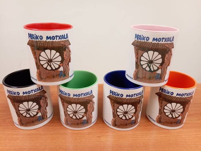 Periko Motxalaren katiluak atera dituzte, Parrokiako jaiotza zaharberritzen laguntzeko