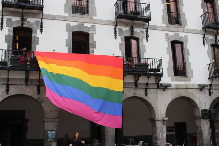 Azpeitiko Udalaren adierazpen instituzionala, LGTBI kolektiboaren Sexu Askatasunaren Aldeko Nazioarteko Egunaren harira