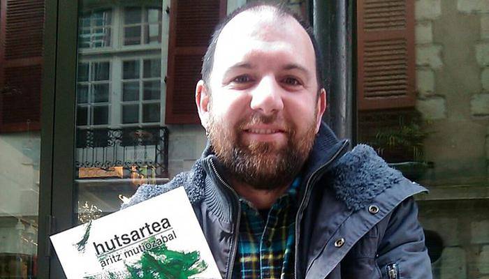 Bitarte hutsa ala betea?