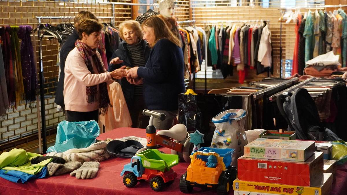 Herritarrek gaurtik eraman dezakete materiala Hotz Zarautzen elkartsun azokarako