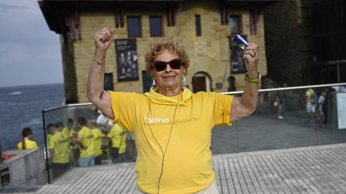 Arraun zaleak hasi dira Kontxa ingurua betetzen