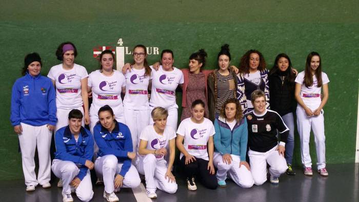 Eskualdeko pilotariak Emakumeen Master Cup-etik at gelditu dira