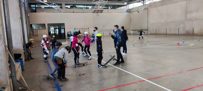 Gaztetxoak skatean treba daitezen, bi saio ireki antolatu ditu Azpeitiko Udalak