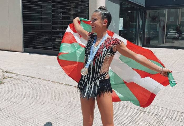 Sara Aranguren: "Taldekideekin ondo pasatutako oroitzapen bat gordetzeko balio izan du urrezko dominak"