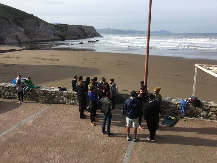 Zumaiako bodyboard txapelketa, itsasoa baretu zain