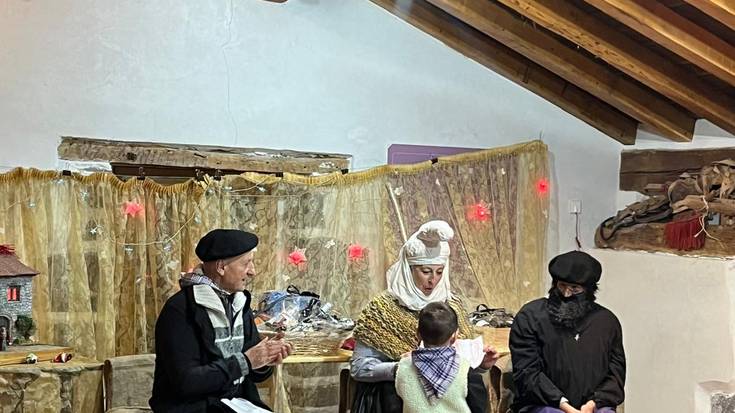 Beizamako haurren eskutitzak jaso dituzte Olentzerok eta Mari Domingik