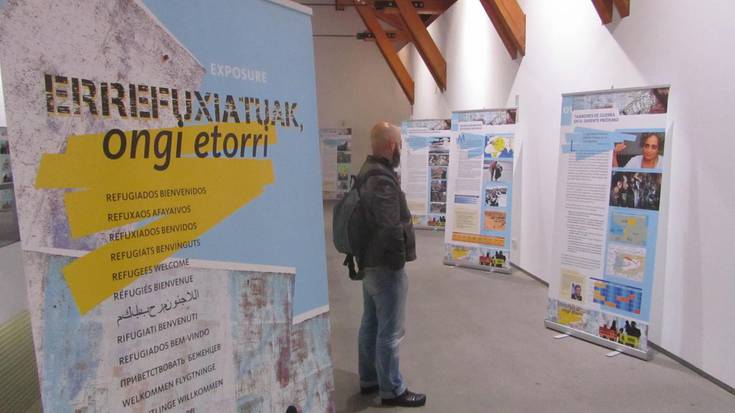 Irudietan: 'Errefuxiatuak, ongi etorri'